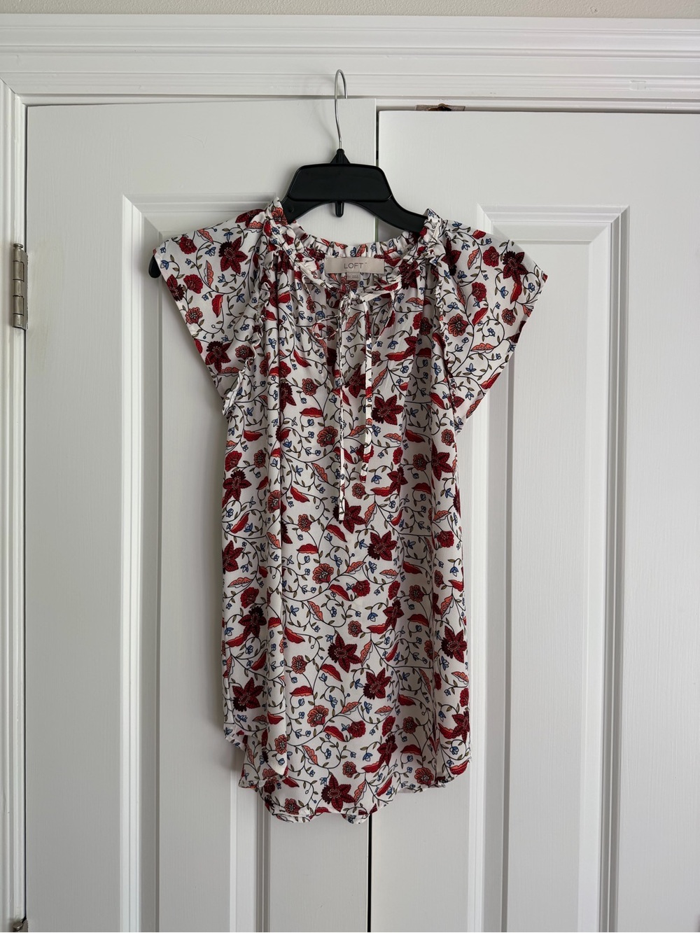 LOFT White Floral Cap-Sleeve Blouse with Red Roses